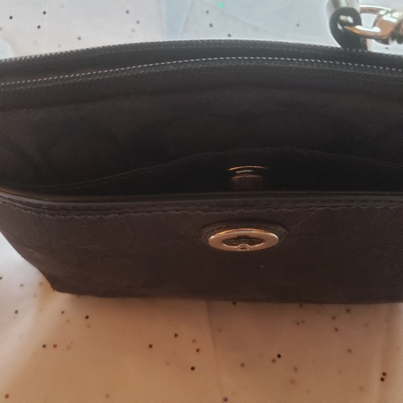 Coach wristlet - Picture 4 of 4